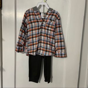 Carter’s 2 piece flannel and pant set. Size 4 T